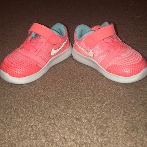 Size 6 toddler Nike Girls Shoes